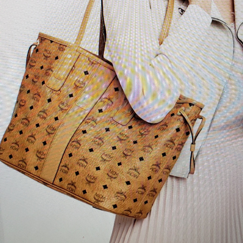 MCM Reversible Liz Shopper in Visetos